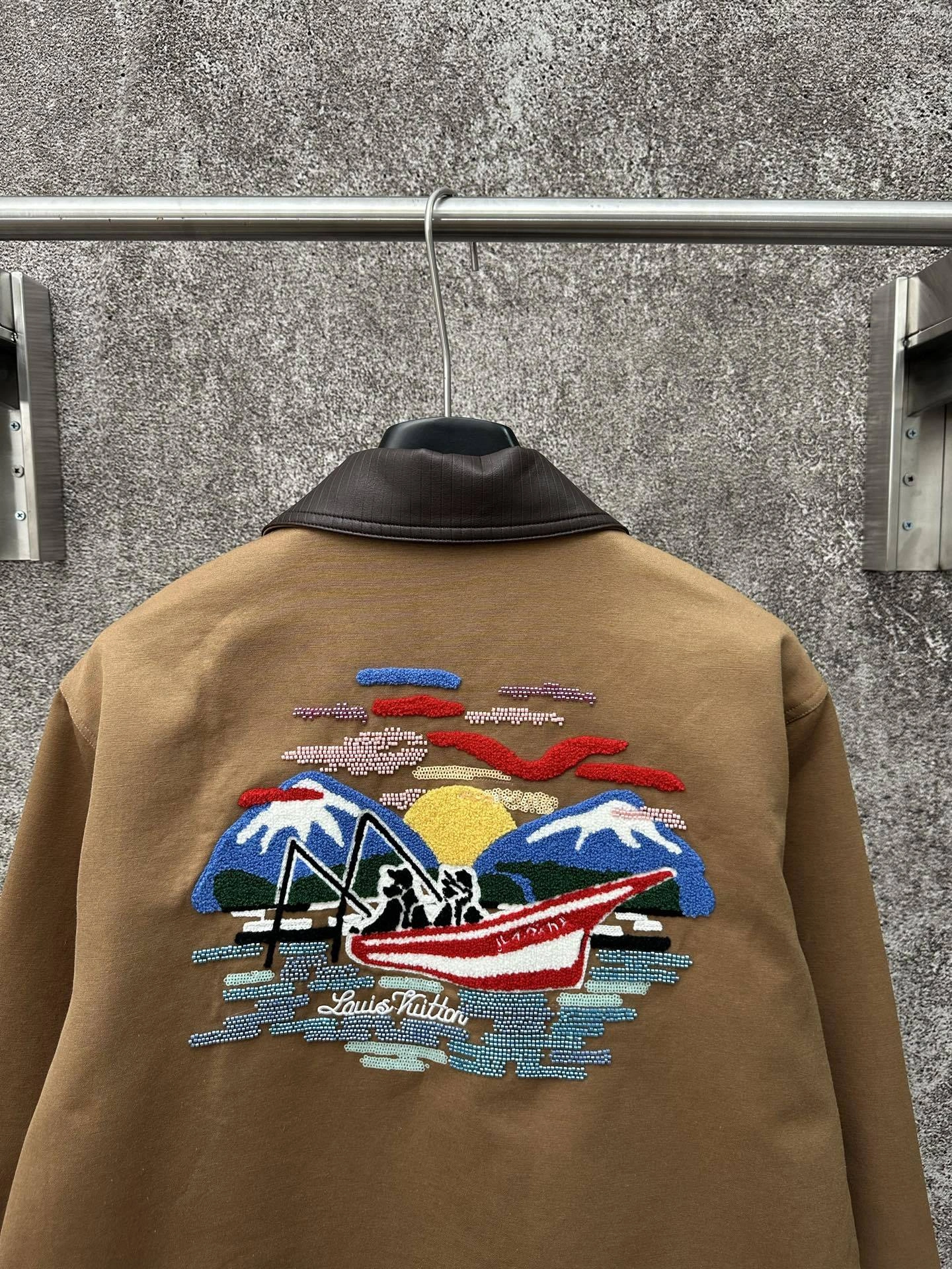 wg.luxury-- 8V Nigo item: E-F431J1719